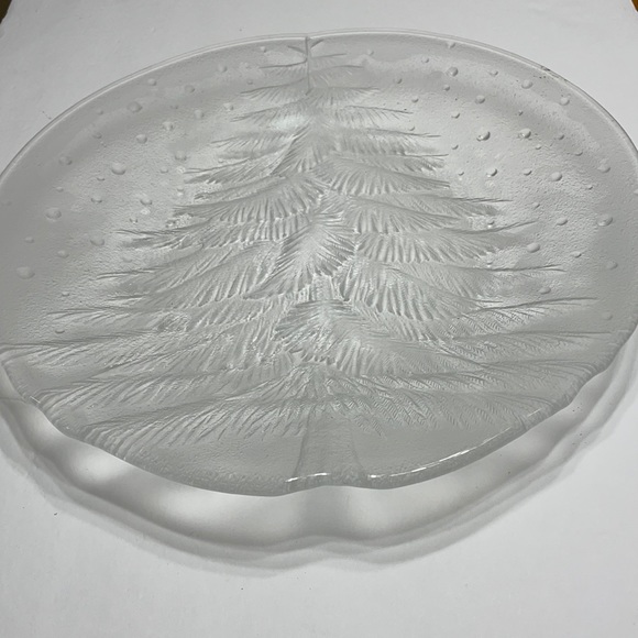 Etched Glass Plate with Pine Tree and Snow Flakes - Picture 1 of 3